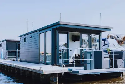 Image de Lodge au bord de l'Uitgeestermeer avec terrasse