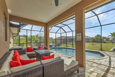 Image de South Gulf Cove 3 Bedroom Canal Pool Home
