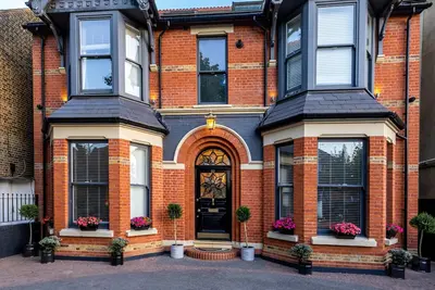 Image de Luxury house with Hot Tub, sauna, cinema, gym and housekeeper