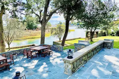 Image de Gorgeous Waterfront House \/ Huge Garden & Sea Access