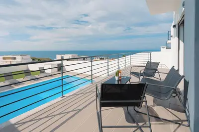 Image de Silver Villa avec vue océan