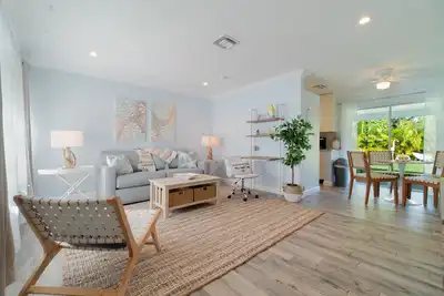 Image de The Private Palms - Renovated 3bd\/2ba - Near Convention Ctr, Dtown, & Beaches