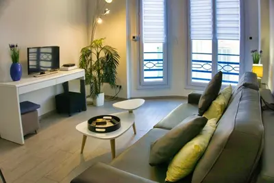 Image de Palmes d'Or Properties - Ref Arc