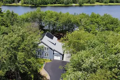 Image de Lakeside Retreat! Lakefront, Kayaks, Canoe, Fishing and Relaxation!
