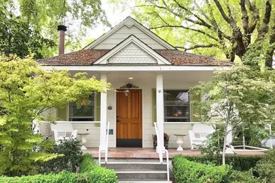 Image de Escape to Wine Country in your independant Cottage in Downtown Calistoga