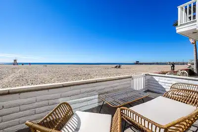 Image de Beautiful Downstairs Unit Oceanfront Property!