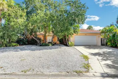 Image de 2 minutes from beautiful Siesta Key mainbeach!