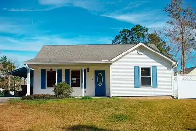 Image de Spacious and stylish 3bd home minutes from beach