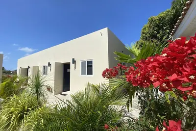 Image de Aruba Ixora A4 - Shoco Suite, 1-bdrm, sleeps 2, 7 minutes drive to the beach