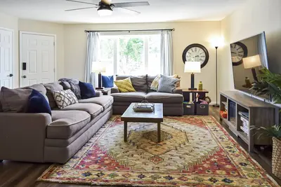Image de Spacious 4 Bed, Central Ac, Fire Pit, Grill, Games