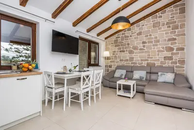 Image de Appartement de deux chambres avec la terrasse Vir (A-18544-b)