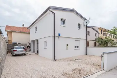 Image de Appartement de deux chambres avec la terrasse Vir (A-18560-a)