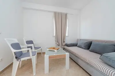 Image de Appartement de deux chambres avec le balcon Vir (A-18563-c)