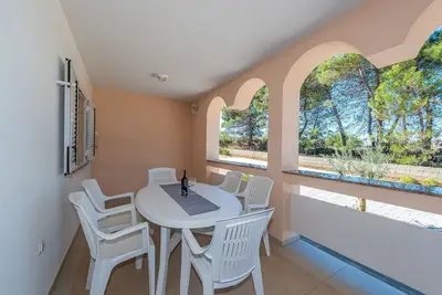 Image de Appartement de trois chambres prés de la plage Vir - Lozice, Vir (A-18576-c)