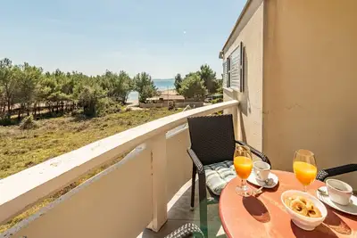 Image de Appartement d'une chambre prés de la plage Vir - Torovi - Vir - Pedinka, Vir (A-18587-a)