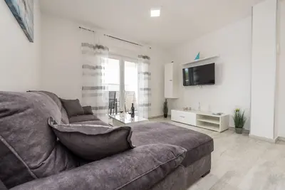 Image de Appartement de deux chambres avec la terrasse Vir (A-18881-a)