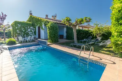 Image de Maison de vacances pour animaux \"Villa Verde\" avec vue sur montagne