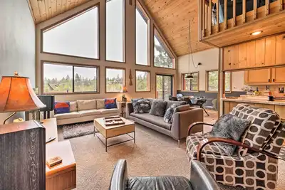 Image de Deck + Fireplace: Log Cabin in Tahoe Donner!