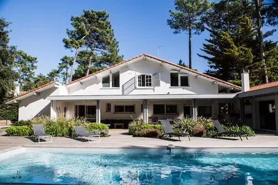 Image de Villa Secrete  16 pers+  plage  des estagnots et lac d'hossegor à pieds