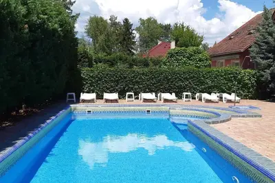 Image de Maison de vacances Zamárdi pour 1 - 10 personnes avec 3 chambres à coucher - Maison jumelée