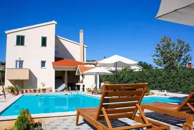 Image de Maison de vacances Krivodol pour 1 - 12 personnes avec 5 chambres à coucher - Ferme