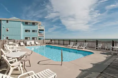 Image de Ocean front ground level condo in the Riggings!
