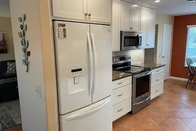 Image de Great location in Sun City. Quiet & Serene. Immaculately clean. Fully Remodeled.