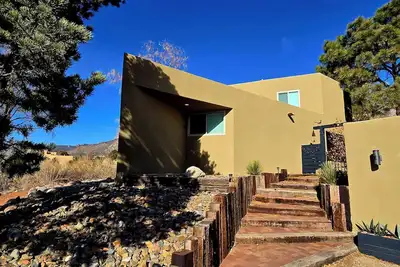 Image de Stunning 4- bedroom Sandia Heights home w/ mountain and city views!