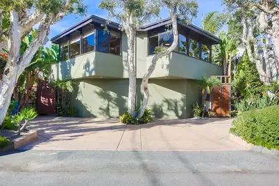 Image de 2 Connected Homes Walking Distance to the Beach and Track: The Surf & Turf in Del Mar - New Listing