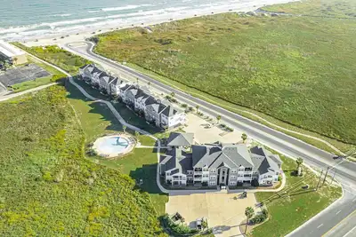Image de Pathway to the Sea w/ Ocean Views!