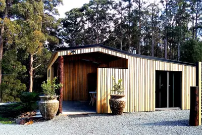 Image de Relax and indulge in a country garden at Franklin, Tasmania