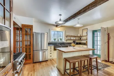 Image de The Cozy Villager: 2 br w/ a/c in walkable Village location!