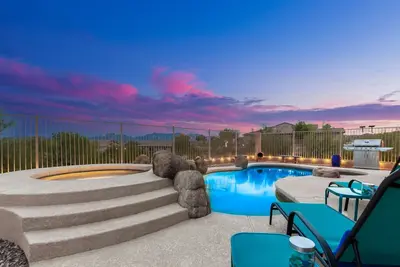 Image de Secluded Luxury Retreat with Heated Pool\/Spa, Game Room and Nearby Golf & Hiking