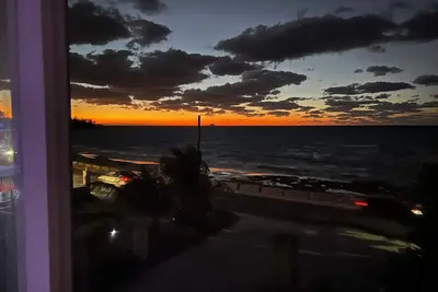 Image de Oceanside \/ Beachfront Estate with Direct Beach Access Casa del Amor Kara