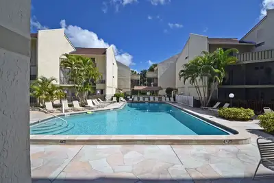 Image de A spacious condo in beautiful Siesta Key, Heated Pool, Tennis, Waterfront Picnic