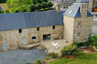 Maison de caractère avec jardin privé, parking et animaux admis, près du Mont-Saint-Michel