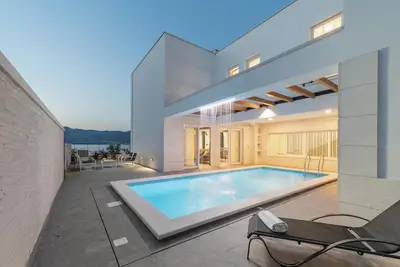 Superbe maison à Povlja