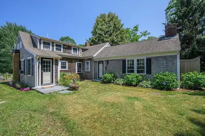 Image de Refurbished South Orleans Antique Home Close to Pleasant Bay