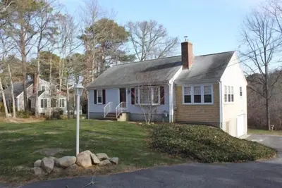 Image de Dmass--Walk to Dennis Village