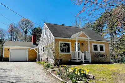 Image de Nicely Renovated East Orleans Area Home Sleeps 10