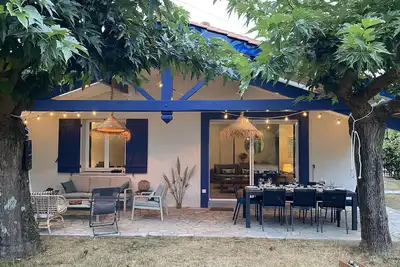 Image de House Near Forest, Beaches And Shops