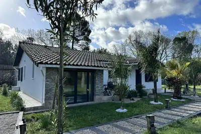 Image de Villa Vianney classée 4* avec piscine au sel chauffée Biscarrosse