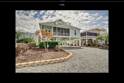 Image de Beach time fun with your family & friends! Stocked like a home not a rental!