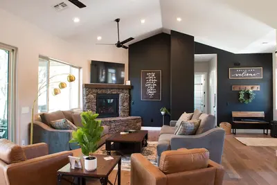 Image de Custom 4bd Mountain & Golf Retreat, Sleeps 8, \nA\/C, Close to All Key Attractions