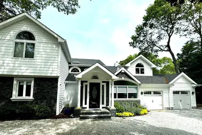 Image de Spacious 5br Beach House with Heated Pool & Renovated Kitchen