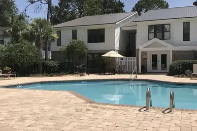 Image de 1 Bed/1 Bath Available- July 6-10, July 12-16, July 26-31. Only a 2 nt minimum