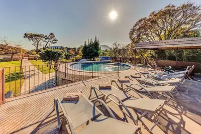 Image de Impressive Country House just 10 mins from 3 Popular Resorts - A/C, Private Pool, Gym & Home Cinema!