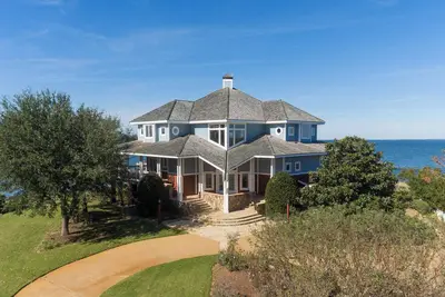 Image de Point Break - Bp25 | Hot tub | Firepit | Pool Table | Pet-Friendly