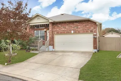 Image de New | 5★ Location and Gated | Clean and Luxurious