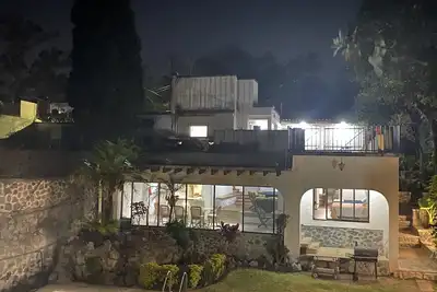 Image de Casa en Cuernavaca, Morelos con Alberca, Cocina y Amplio JardĂn